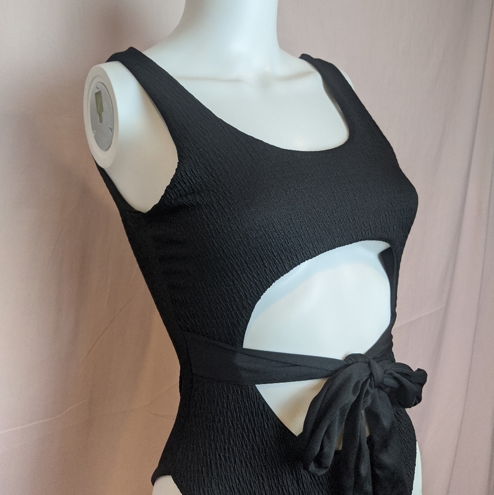 PrettyLittleThing Black Cut Out Belted Monokini Scoop Back Swimsuit Size 4 - Picture 2 of 6